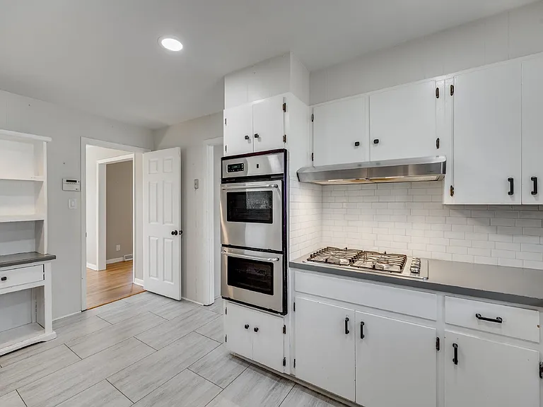 1615 Tillman St — Photo 15