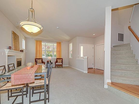 3rd image of 6218 188th Pl NE Unit 103