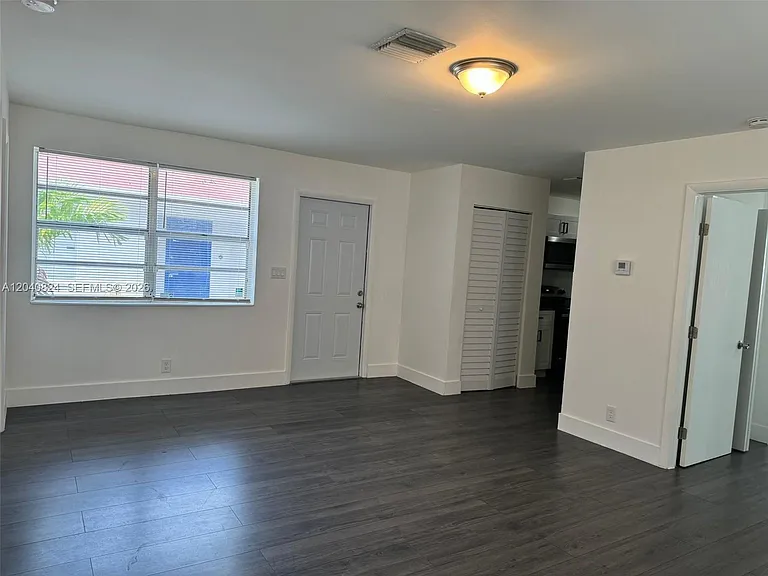 1842 Madison St #2 — Photo 8