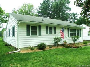 13 Winthrop Ter, Jacksonville, IL 62650