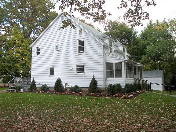 2nd image of 33 Railroad Ave