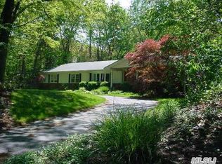 10 Soundview Dr, Port Jefferson, NY 11777