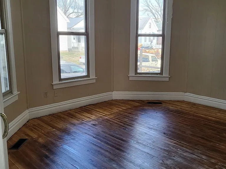 401 E Michigan St — Photo 15