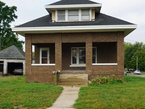 713 S Adams St, Wellsburg, IA 50680