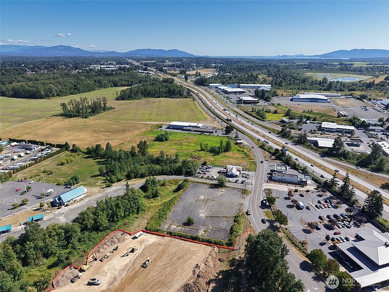 4th image of 5644 Barrett Road