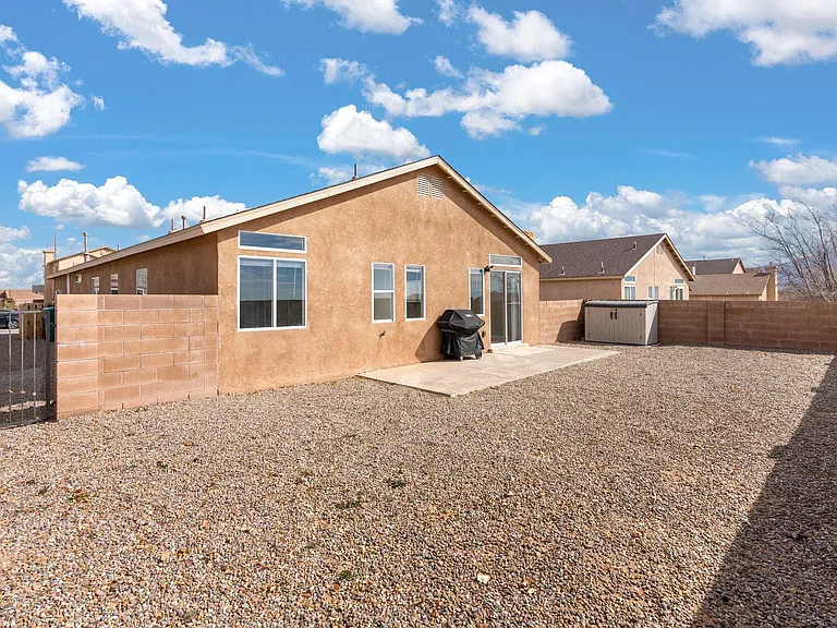 6136 Vaughn Dr NE — Photo 16