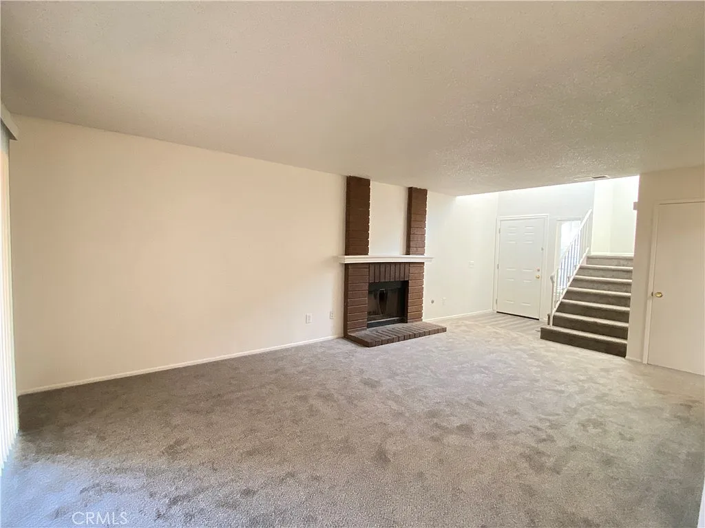 3 bed, 2.5 bath, 1544 sqft, $2,700 — Photo 3