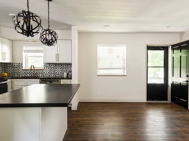 629 W Woodbine Ave #2 — Photo 4
