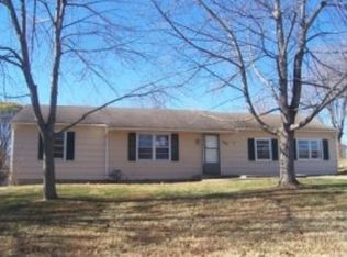 305 Clearview Dr, Pleasant Hill, MO 64080