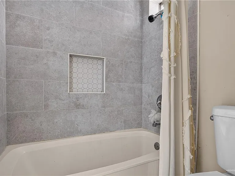 2308 Colorado St — Photo 31