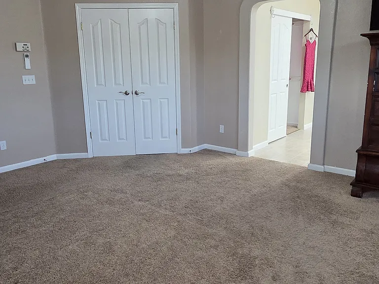 1013 Thompson Cir — Photo 9