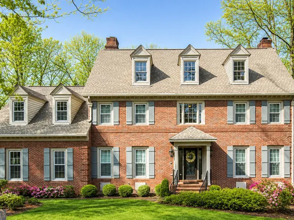 10025 Farm Brook Ln, Johns Creek, GA 30022