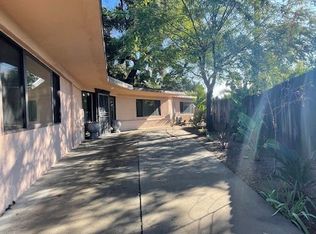 1445 Edgecliff Ln, Pasadena, CA 91107