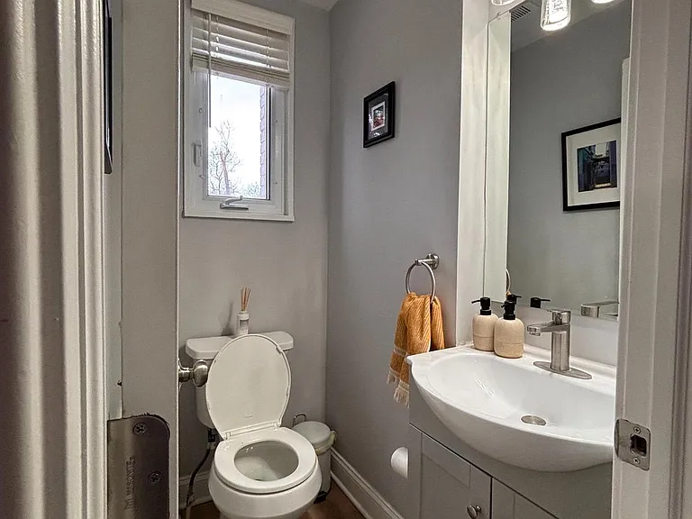 222 E Taylor Run Pkwy — Photo 3