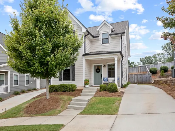 15 Greenridge Dr, Greenville, SC 29607