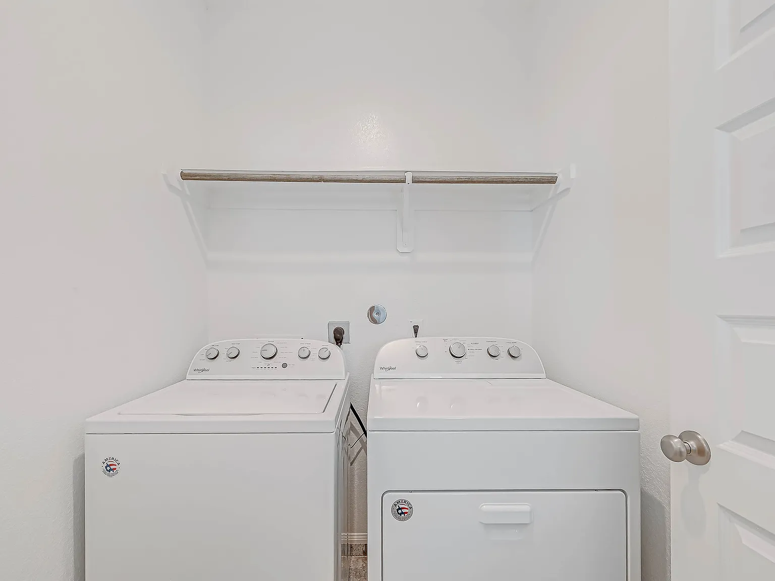 3 bed, 2.5 bath, 1771 sqft, $2,595 — Photo 2