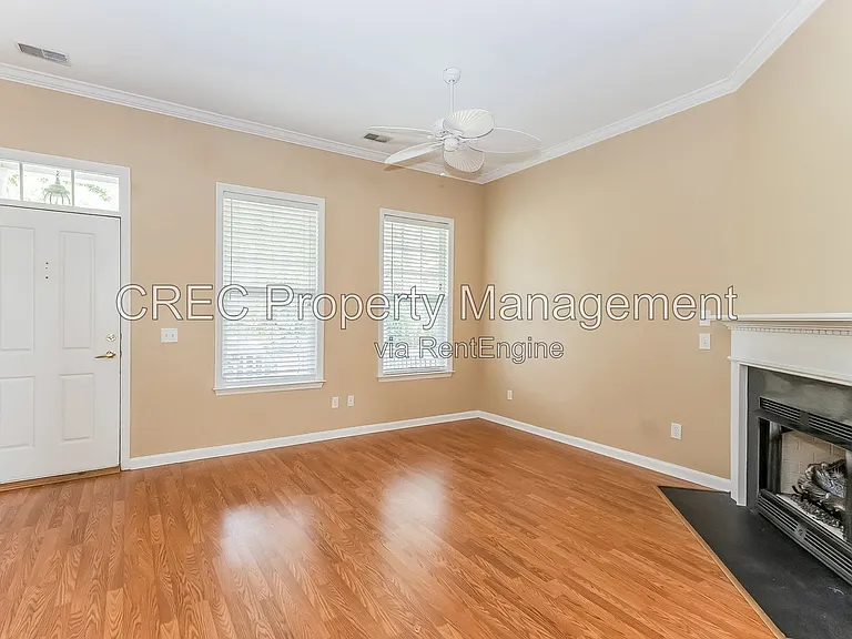 105 Barberry St — Photo 4