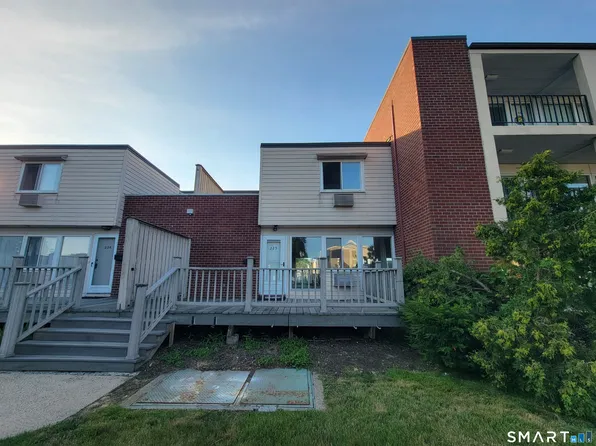 225 West Walk #225, West Haven, CT 06516