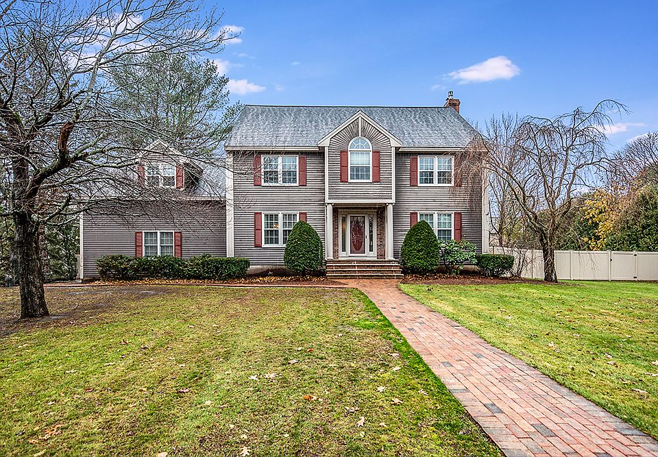 1st image of 7 Wedgewood Dr