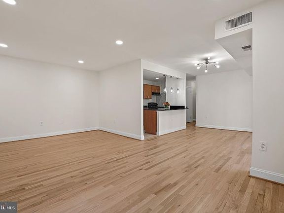 5th image of 12200 Braxfield Ct #208