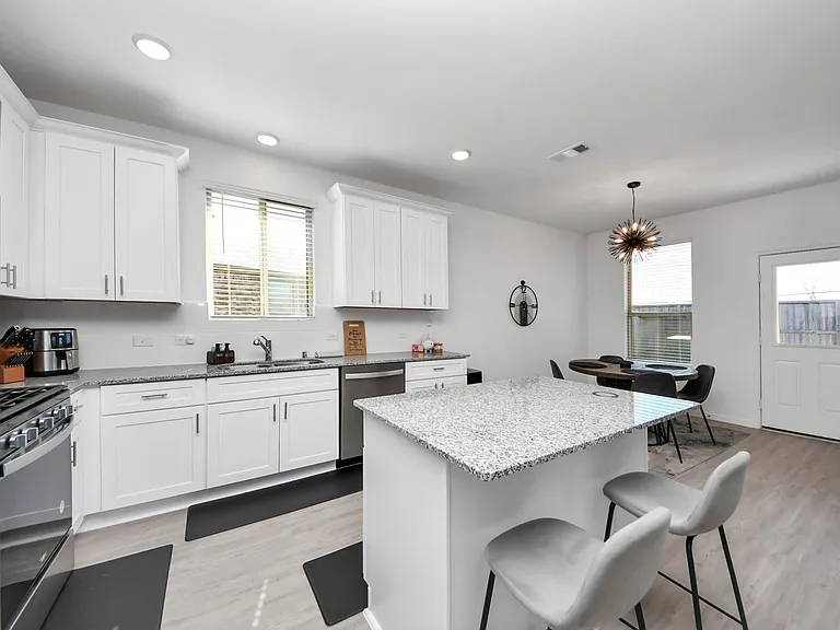 3113 Freiberger Ln — Photo 20