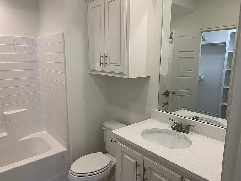 5519 Kemper St — Photo 7