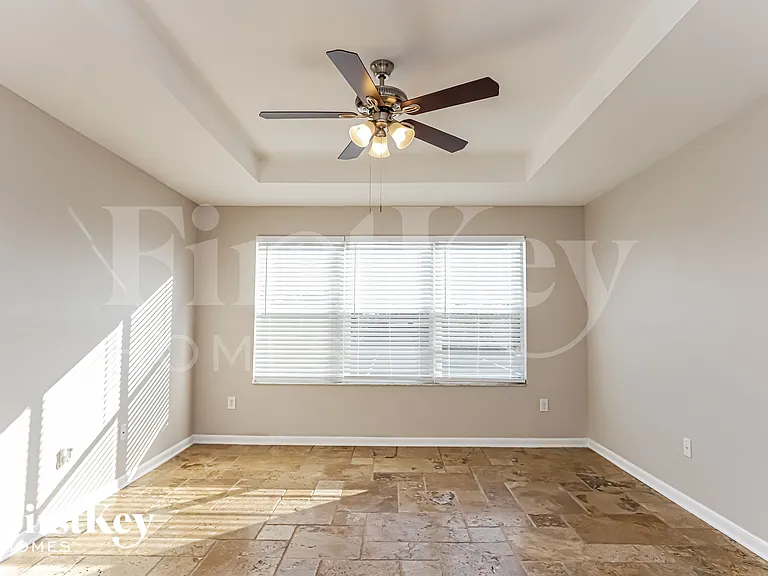 1918 Heartland Cir — Photo 6