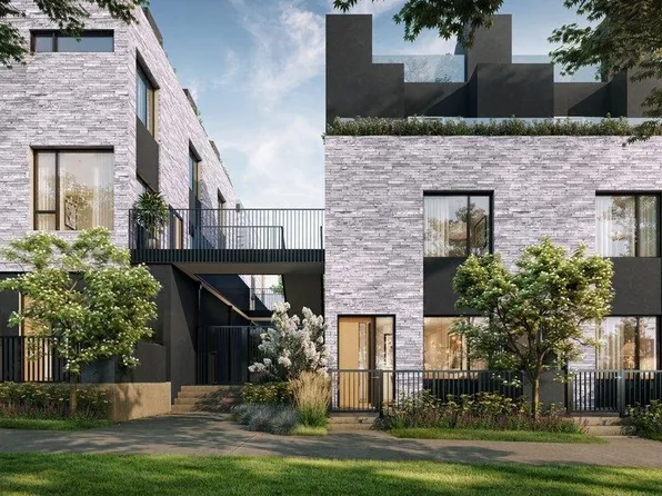 6818 Ash St #217, Vancouver, BC V6P 0L1