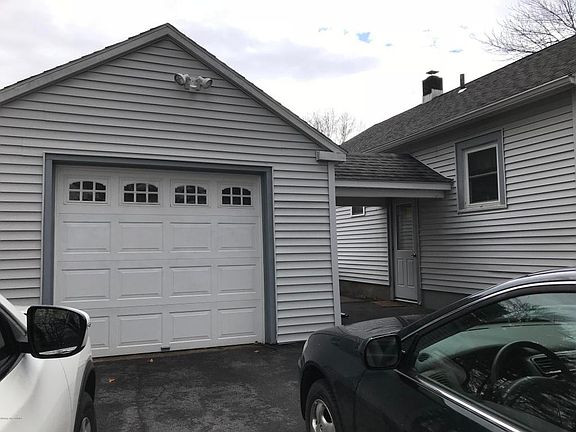3rd image of 51 Webster Ave