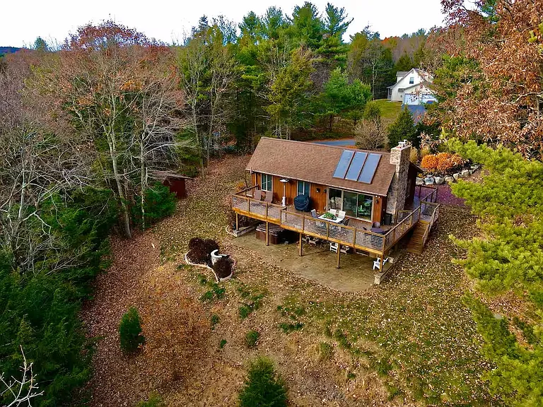 9 Woods Rd — Photo 1