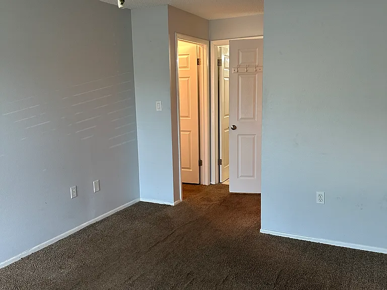 6111 Chesham Dr #4 — Photo 18