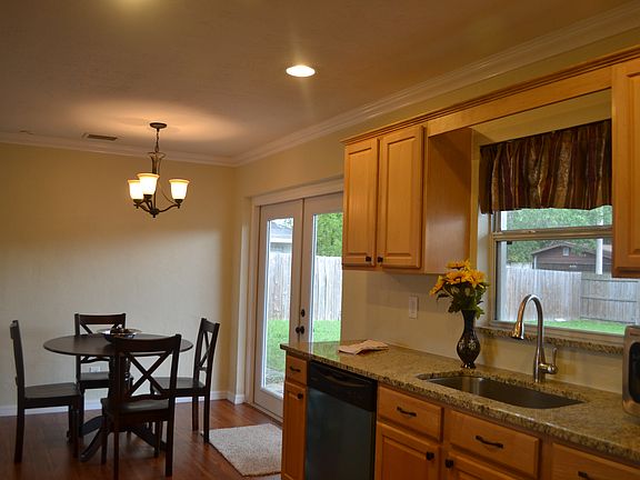 3rd image of 533 43rd Ave NE