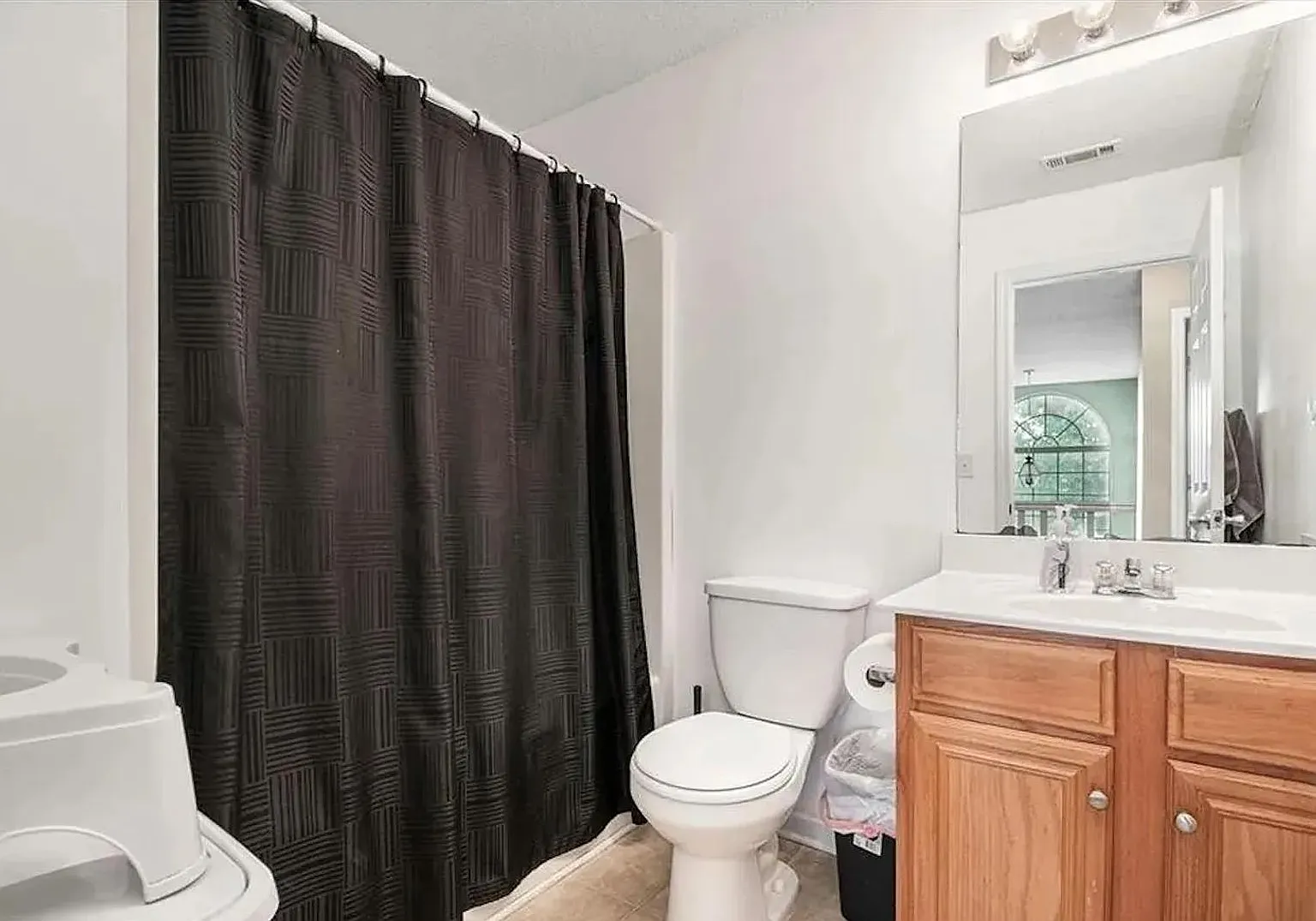 Room in 5 Bedroom Home in Dallas GA — Photo 2