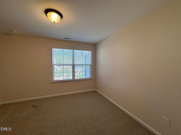 4th image of 518 Cedar Ridge Rd