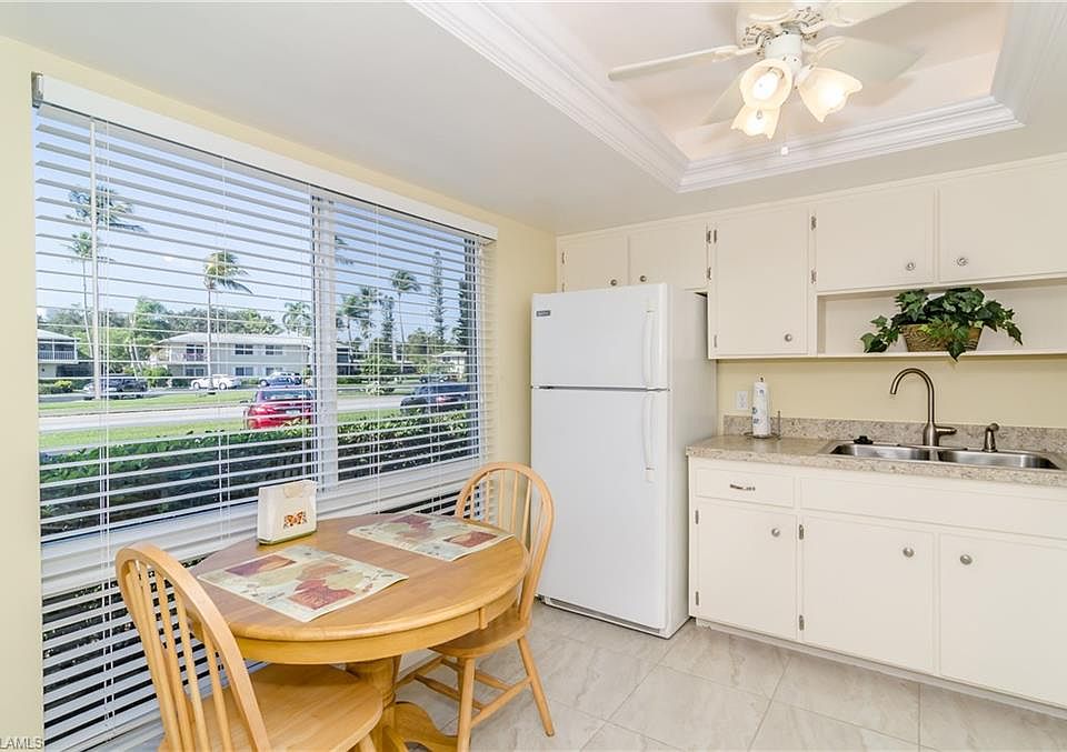 1st image of 257 Palm Dr #257-1