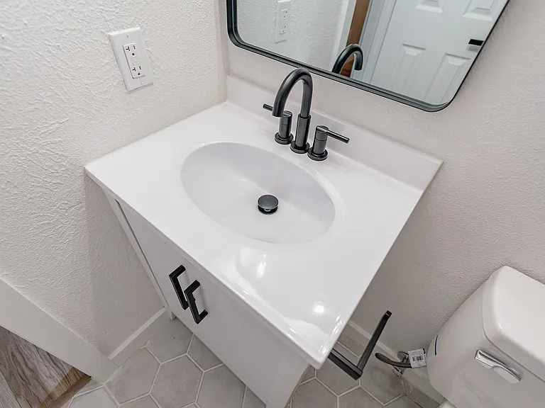 2027 Lucerne Cir — Photo 29