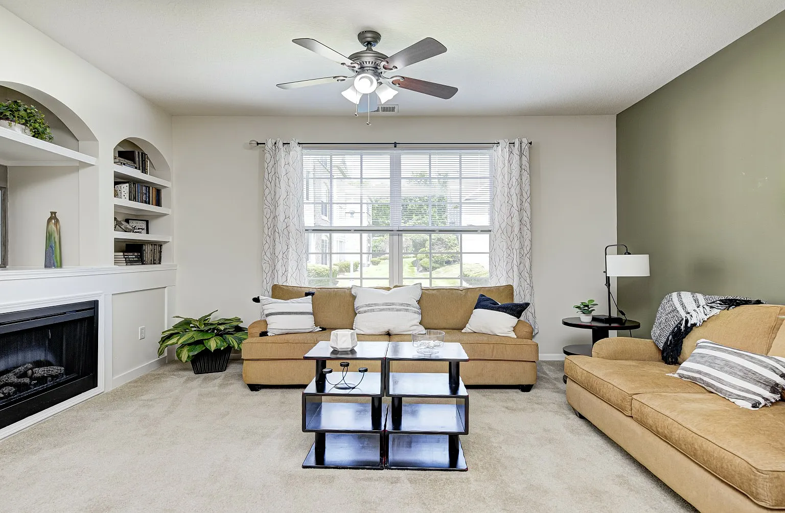 StoneBridge Luxury Apartment Homes — Photo 4