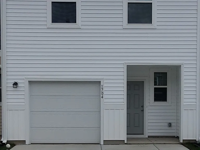 1704 Scarlett Maple St — Photo 2