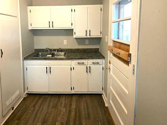 3rd image of 1313 Rivercrest Dr