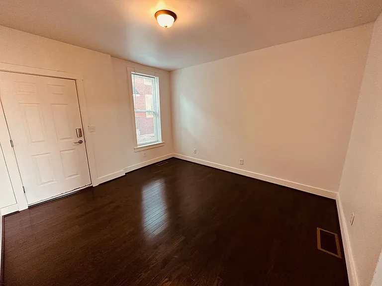 214 W Hope Ave — Photo 8