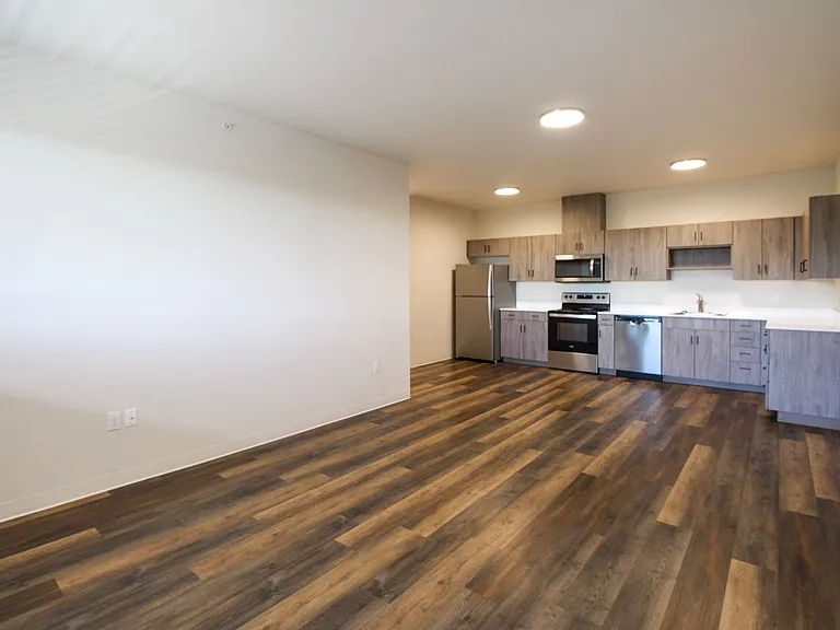 Creek's Edge Apartments — Photo 44