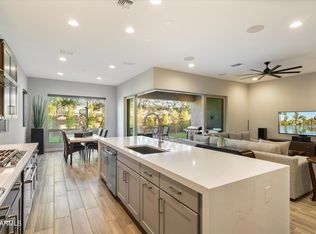 2843 E Los Gatos Dr, Phoenix, AZ 85050