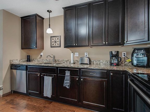 3rd image of 4274 Thornhill Ln