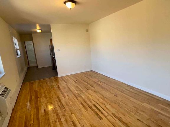 5th image of 88-15 Winchester Blvd #4C