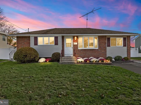 8 Duncan Dr, Hamilton, NJ 08690