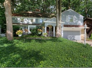 1896 Temblethurst Rd, South Euclid, OH 44121