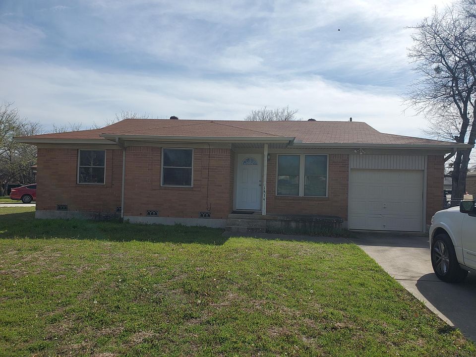 1st image of 1414 Estes Dr