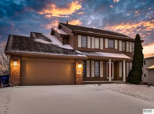 2133 Ashwood Ave, Papillion, NE 68133