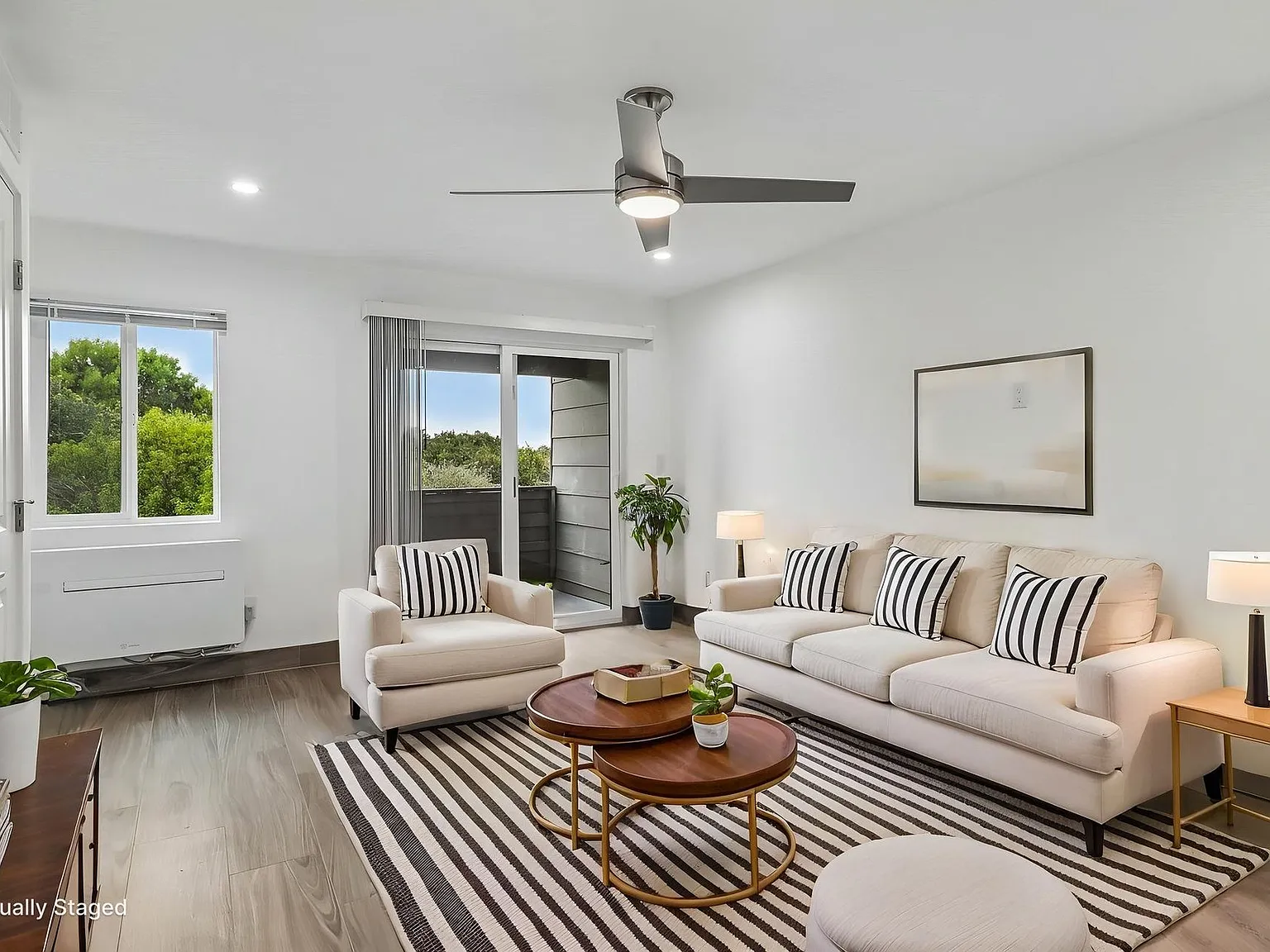 Ocean Breeze Apartments — Photo 3