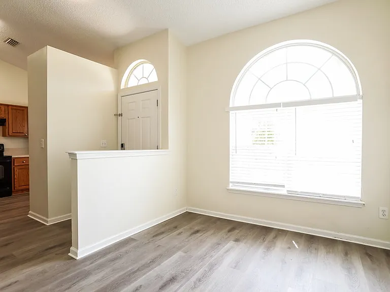 3445 Shelley Dr — Photo 6